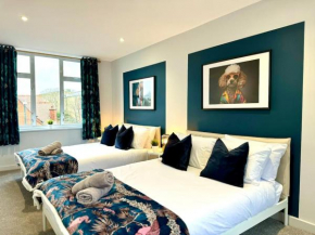 Chic 3BR Bournemouth Apt - Near Beach & Shops!